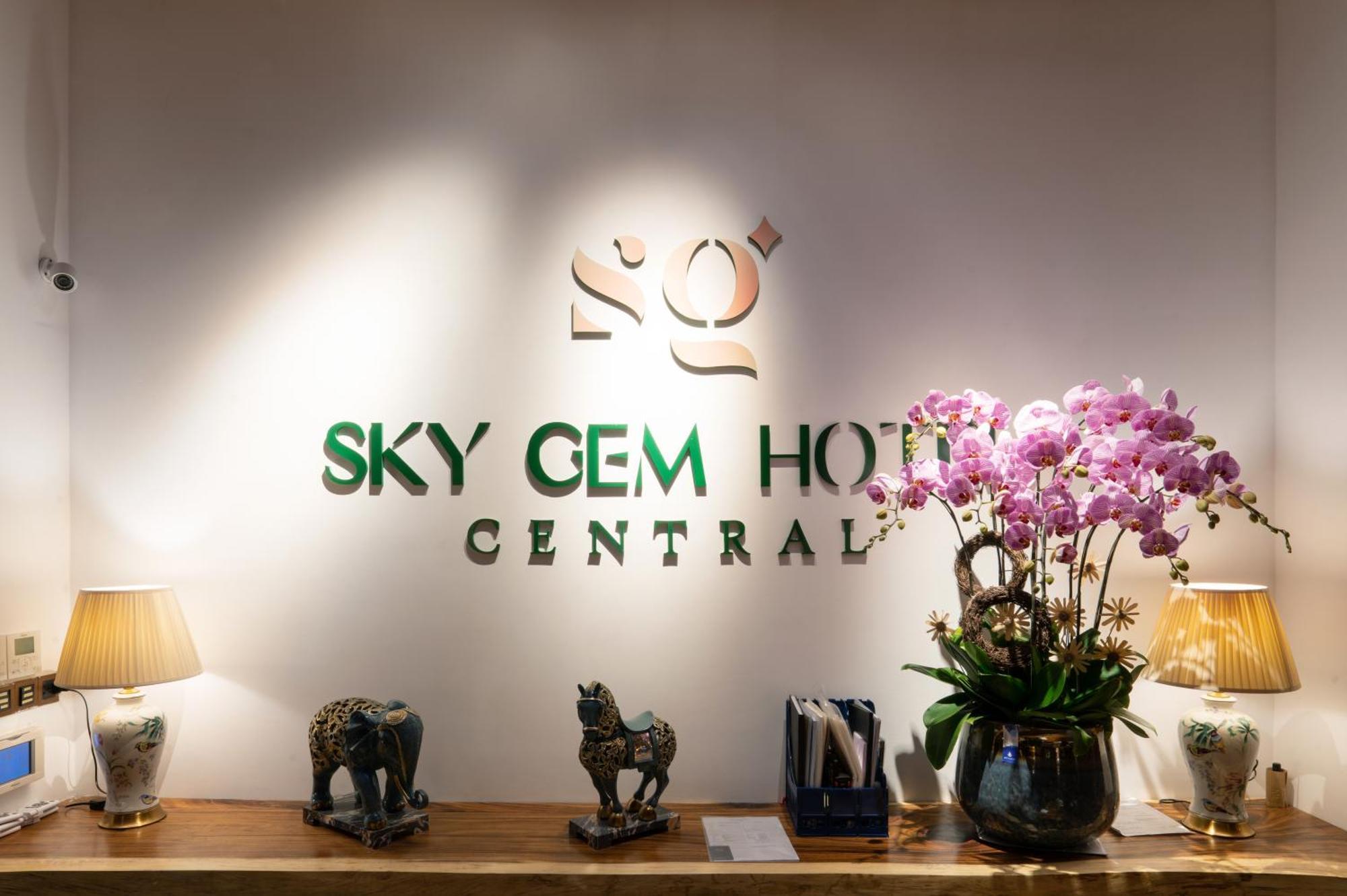 Sky Gem Central Hotel Ho Şi Min Exterior foto
